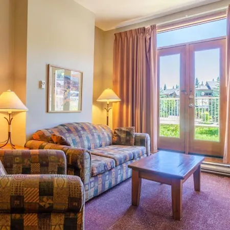 Cahilty Lodge Sun Peaks Room photo