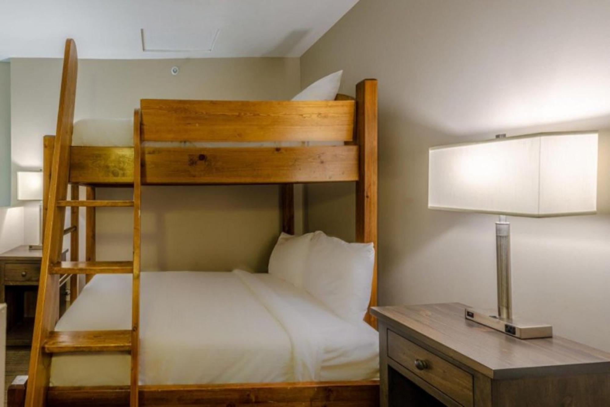 Hotel Cahilty Sun Peaks